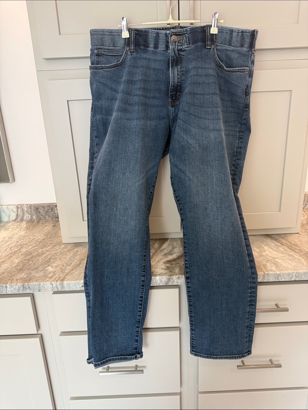 Lee Relaxed Fit Men's Jeans in Medium Blue